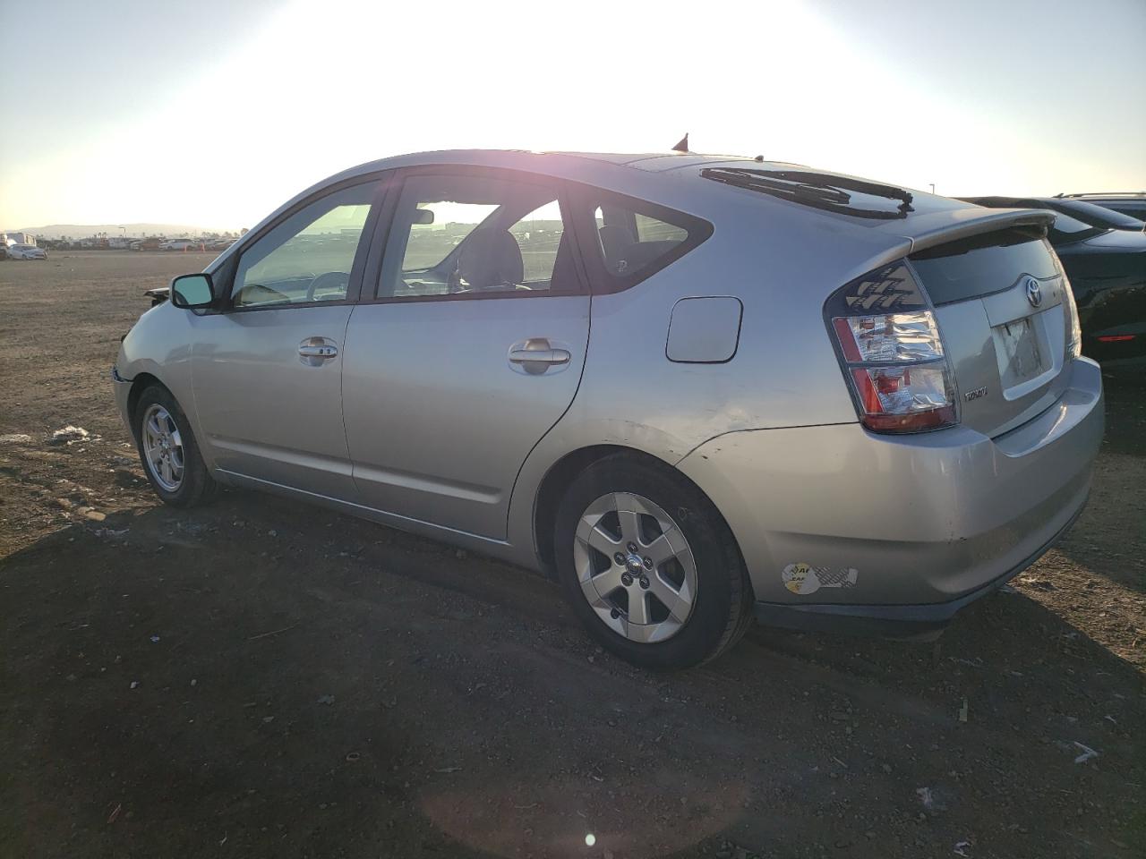 Image 2 of 2005 TOYOTA PRIUS  2005 with VIN JTDKB20UX53074582