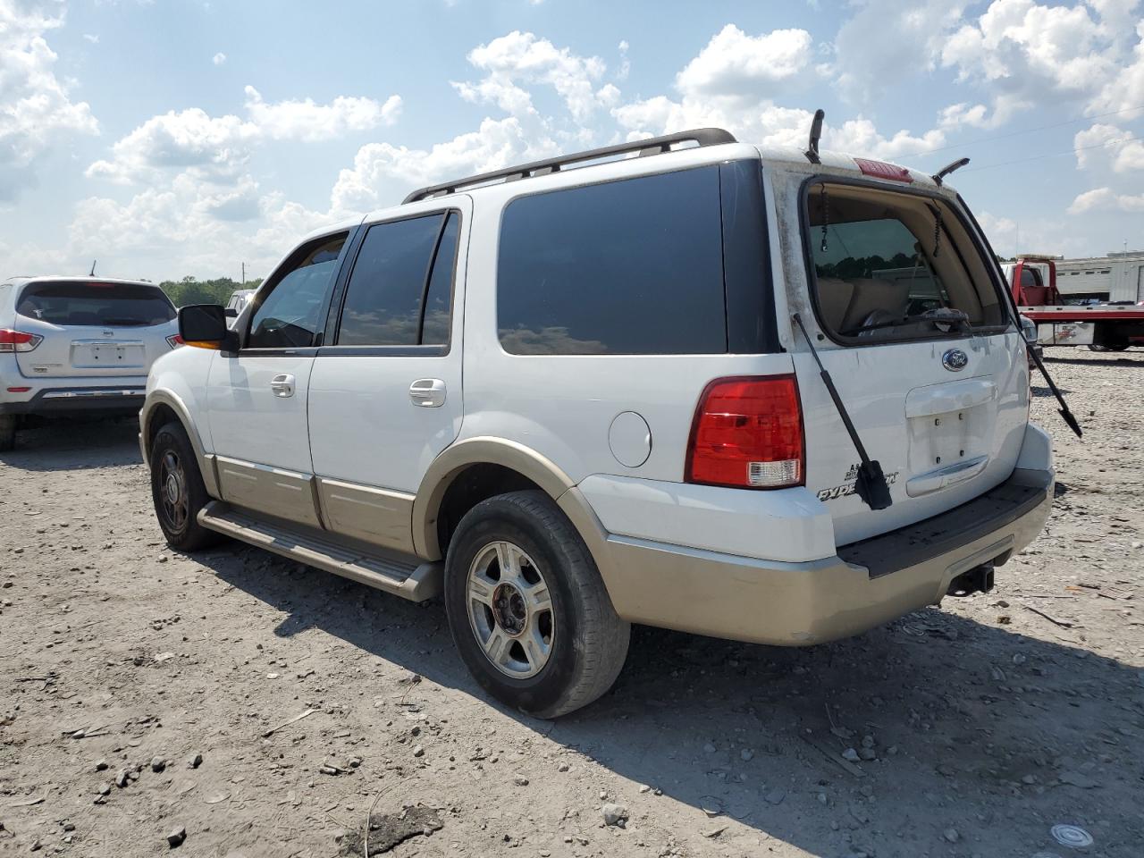 Изображение 2 2005 FORD EXPEDITION EDDIE BAUER 2005 с VIN 1FMPU17515LA02111
