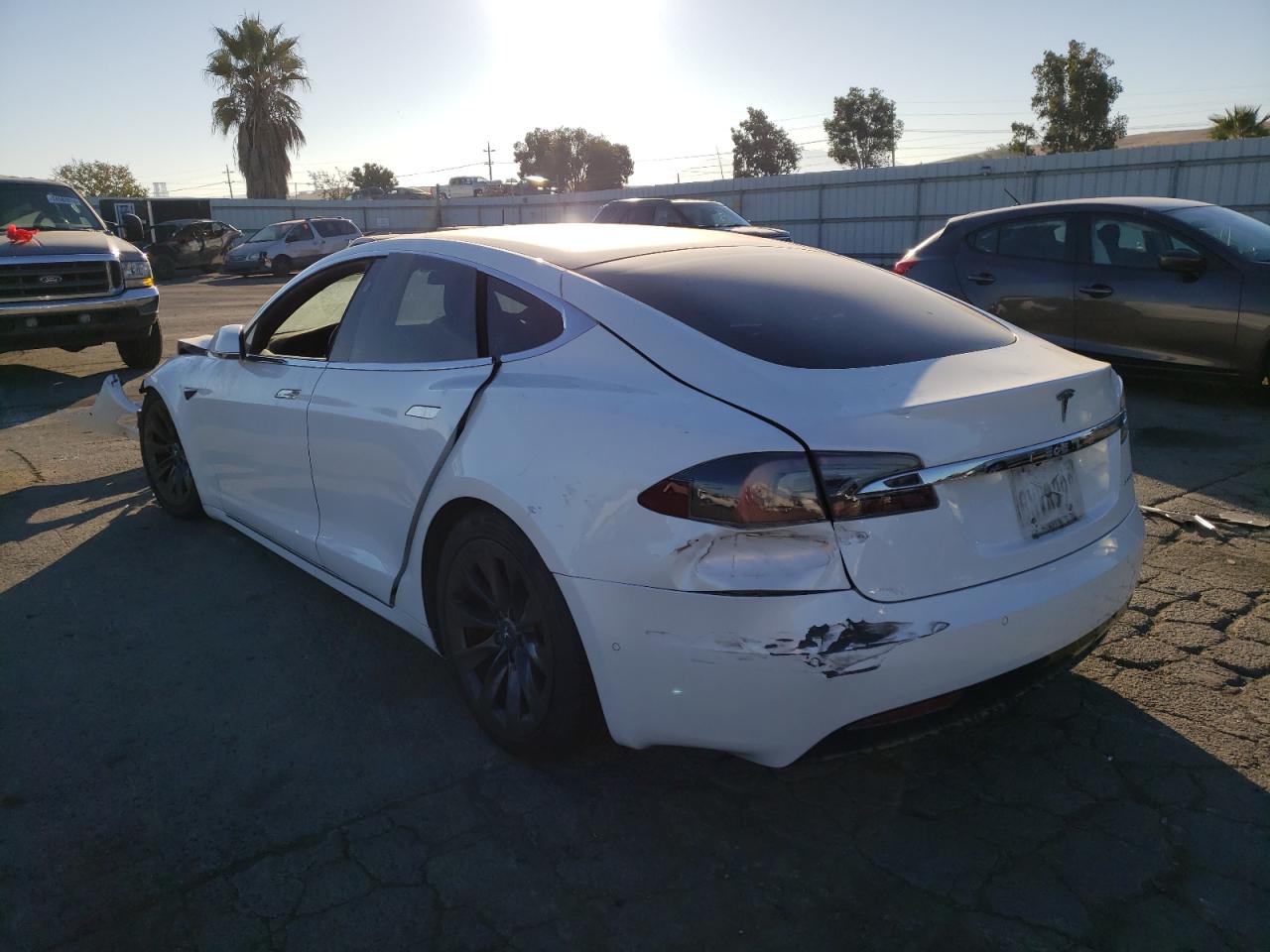Obraz 2 z 2020 TESLA MODEL S  2020 z VIN 5YJSA1E29LF365319