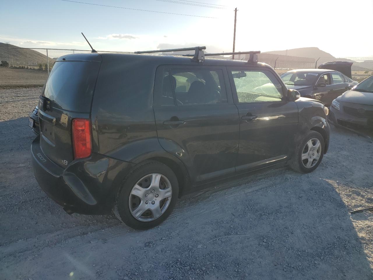 Изображение 3 2008 TOYOTA SCION XB 2008 с VIN JTLKE50E881030179