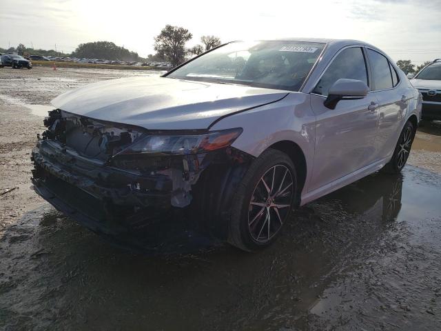 Obraz 1 z 2023 TOYOTA CAMRY SE NIGHT SHADE 2023 z VIN 4T1G11AK2PU157500