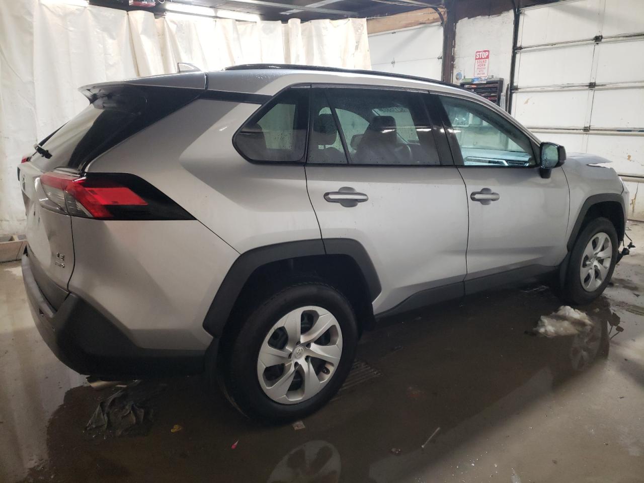 Obraz 3 z 2019 TOYOTA RAV4 LE 2019 z VIN 2T3F1RFV6KW004924
