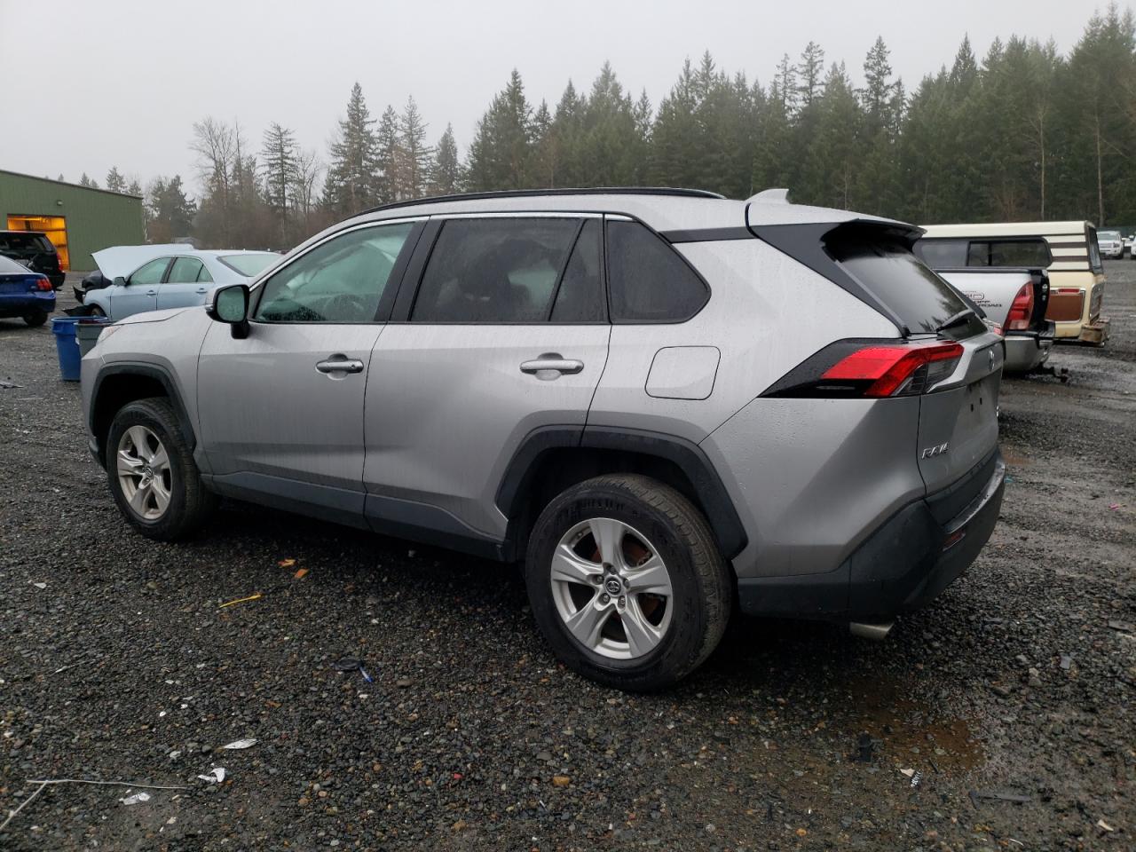Изображение 2 2019 TOYOTA RAV4 XLE 2019 с VIN 2T3P1RFV0KC015780