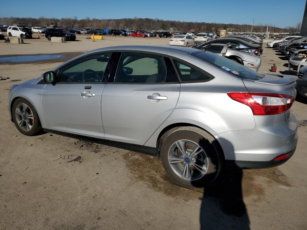 Image 2 of 2014 FORD FOCUS SE 2014 with VIN 1FADP3F28EL196403