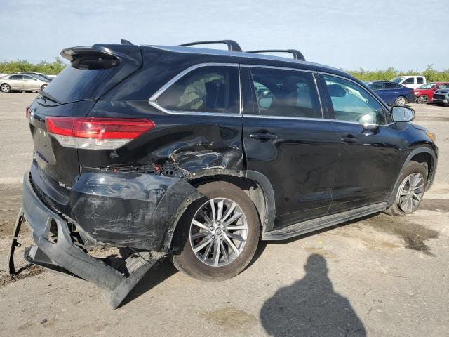 Image 3 of 2018 TOYOTA HIGHLANDER SE 2018 with VIN 5TDJZRFH7JS840237