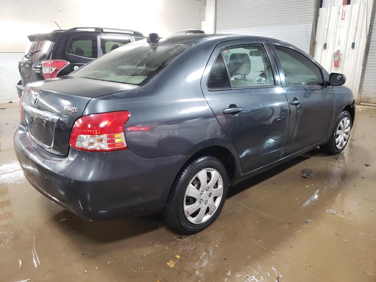 Image 3 of 2007 TOYOTA YARIS  2007 with VIN JTDBT923471010594
