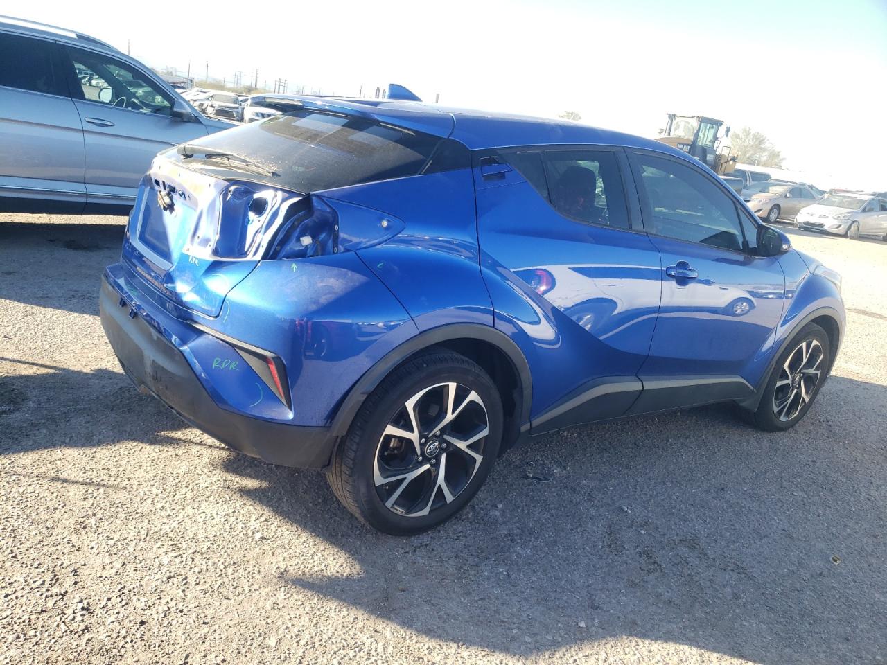 Image 3 of 2018 TOYOTA C-HR XLE 2018 with VIN NMTKHMBX1JR004462