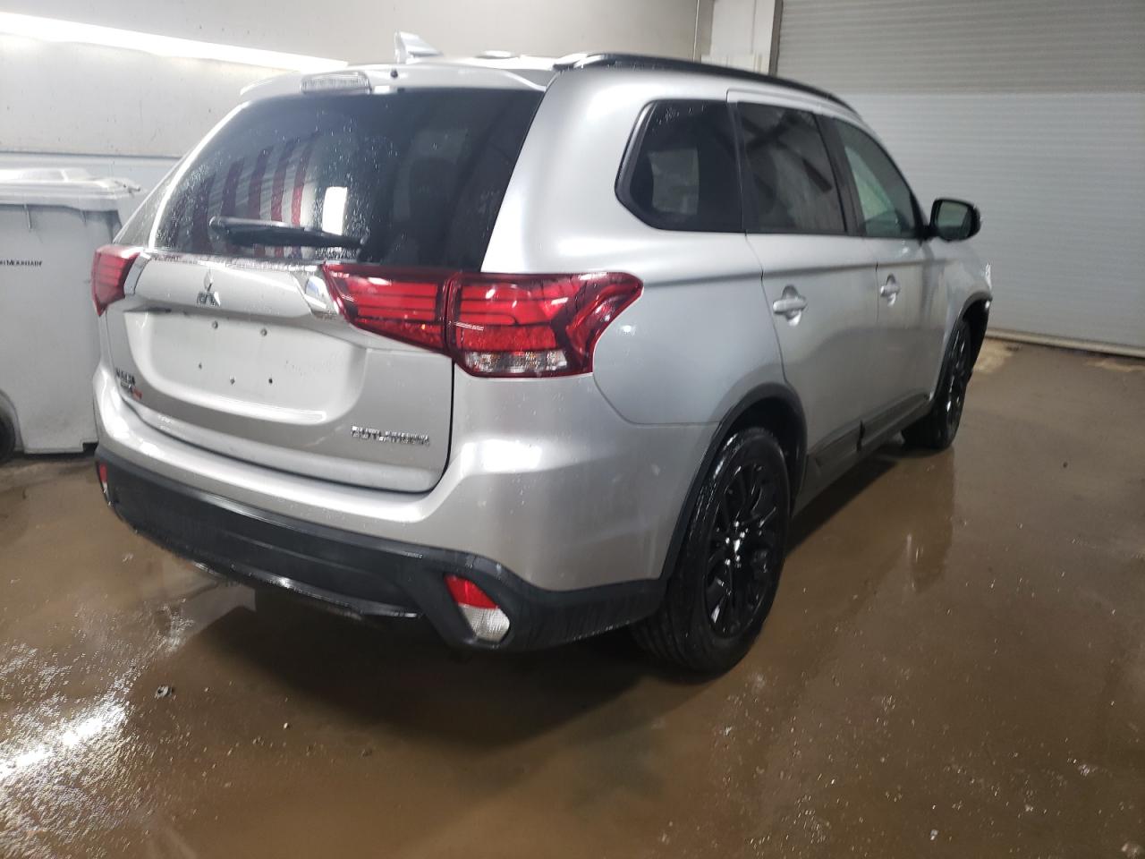 Obraz 3 z 2018 MITSUBISHI OUTLANDER SE 2018 z VIN JA4AD3A30JZ053646