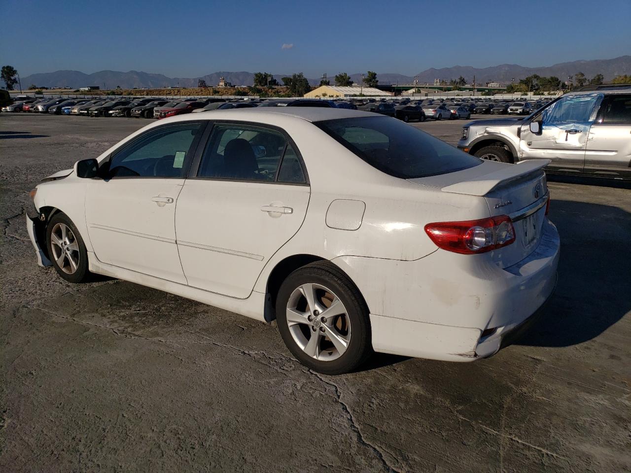 Изображение 2 2013 TOYOTA COROLLA BASE 2013 с VIN 5YFBU4EE0DP092425