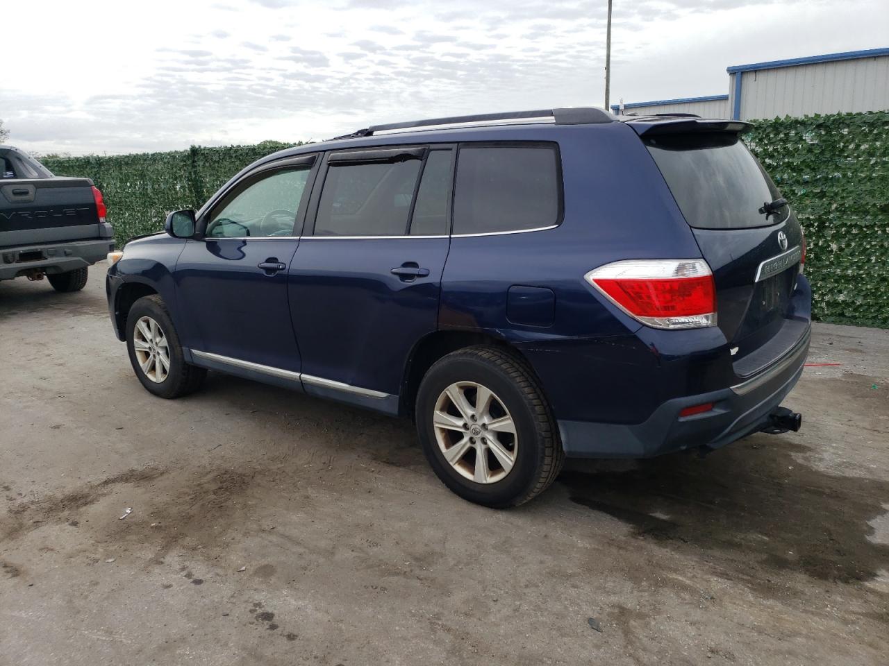 Изображение 2 2011 TOYOTA HIGHLANDER BASE 2011 с VIN 5TDBK3EH1BS068634