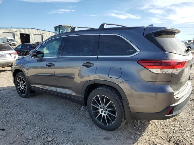 Image 2 of 2018 TOYOTA HIGHLANDER SE 2018 with VIN 5TDJZRFHXJS551093