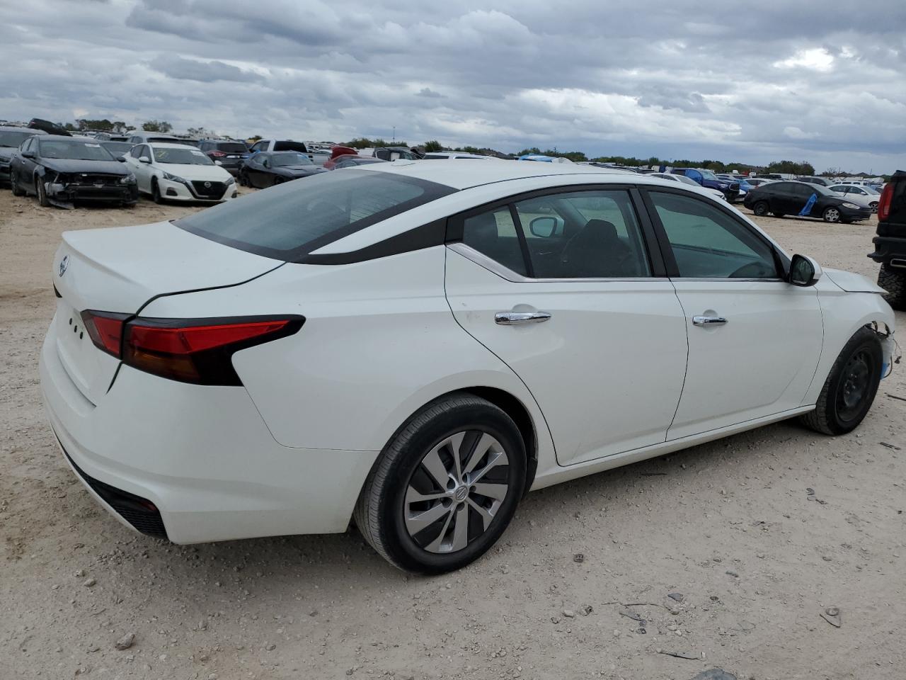 Image 3 of 2020 NISSAN ALTIMA S 2020 with VIN 1N4BL4BVXLC251908