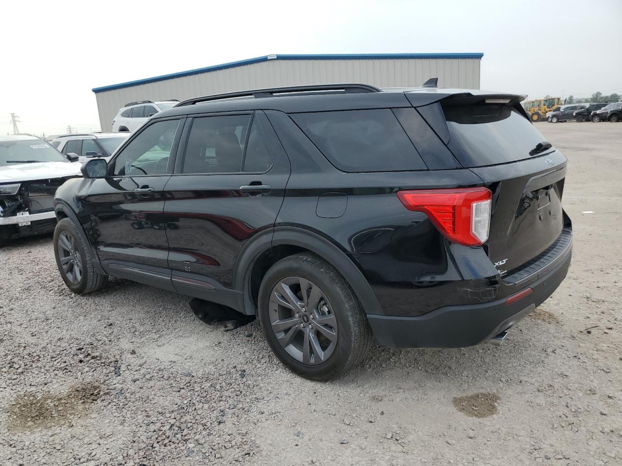 Image 2 of Ford Explorer Xlt 2021 with VIN 1FMSK7DH0MGB31627