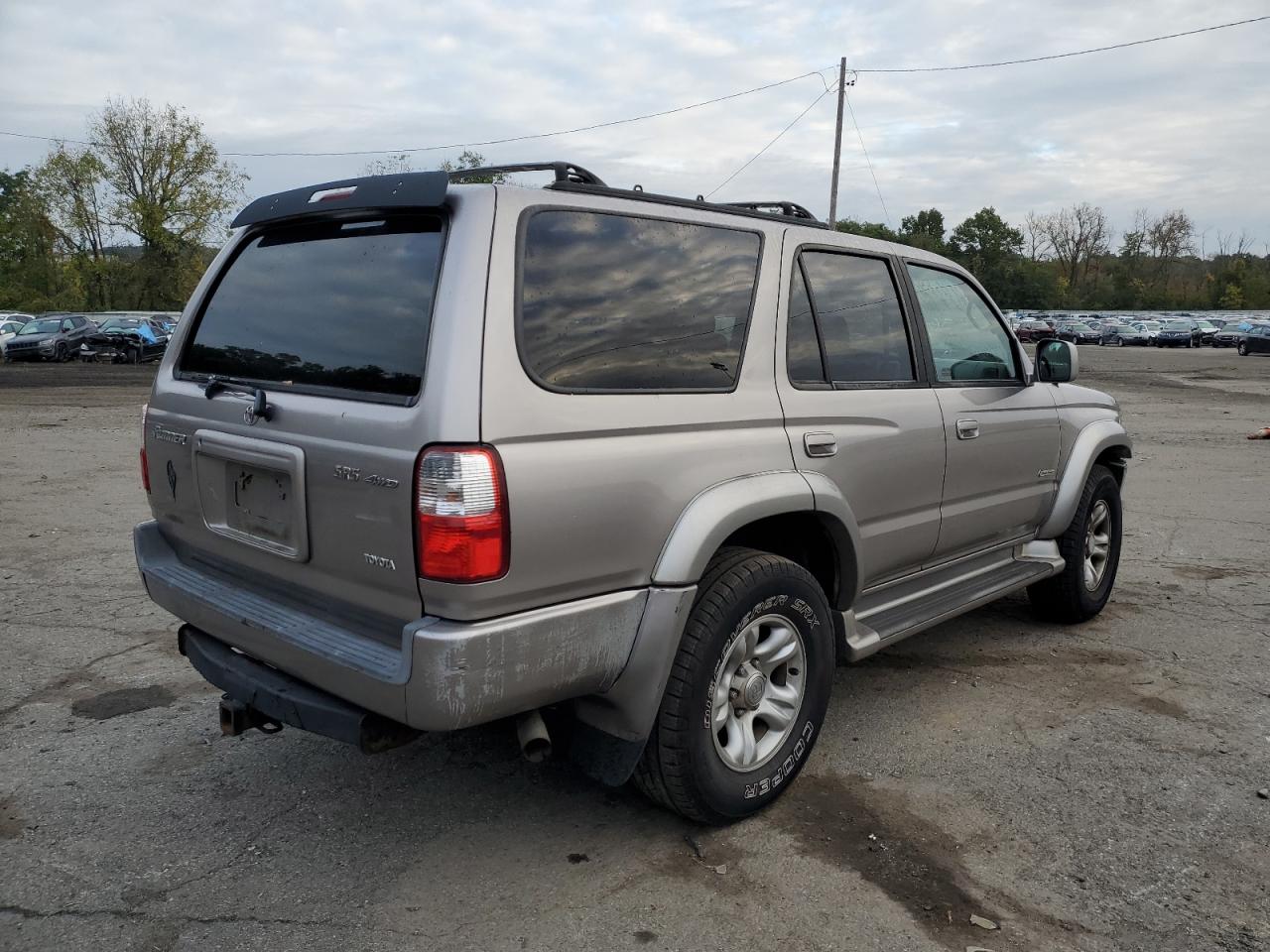 Image 3 of 2002 TOYOTA 4RUNNER SR5 2002 with VIN JT3HN86R220390261