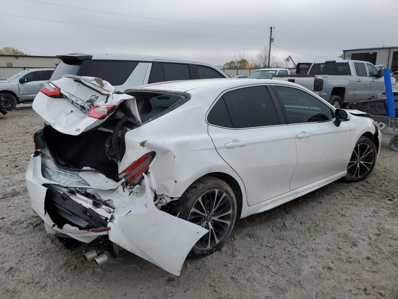 Image 3 of 2018 TOYOTA CAMRY L 2018 with VIN 4T1B11HK4JU067627