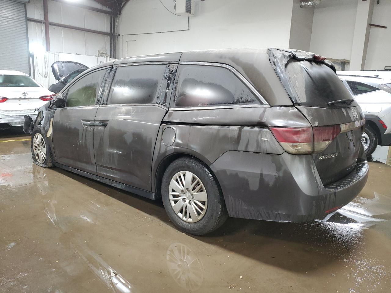 Изображение 2 2015 HONDA ODYSSEY LX 2015 с VIN 5FNRL5H21FB068741
