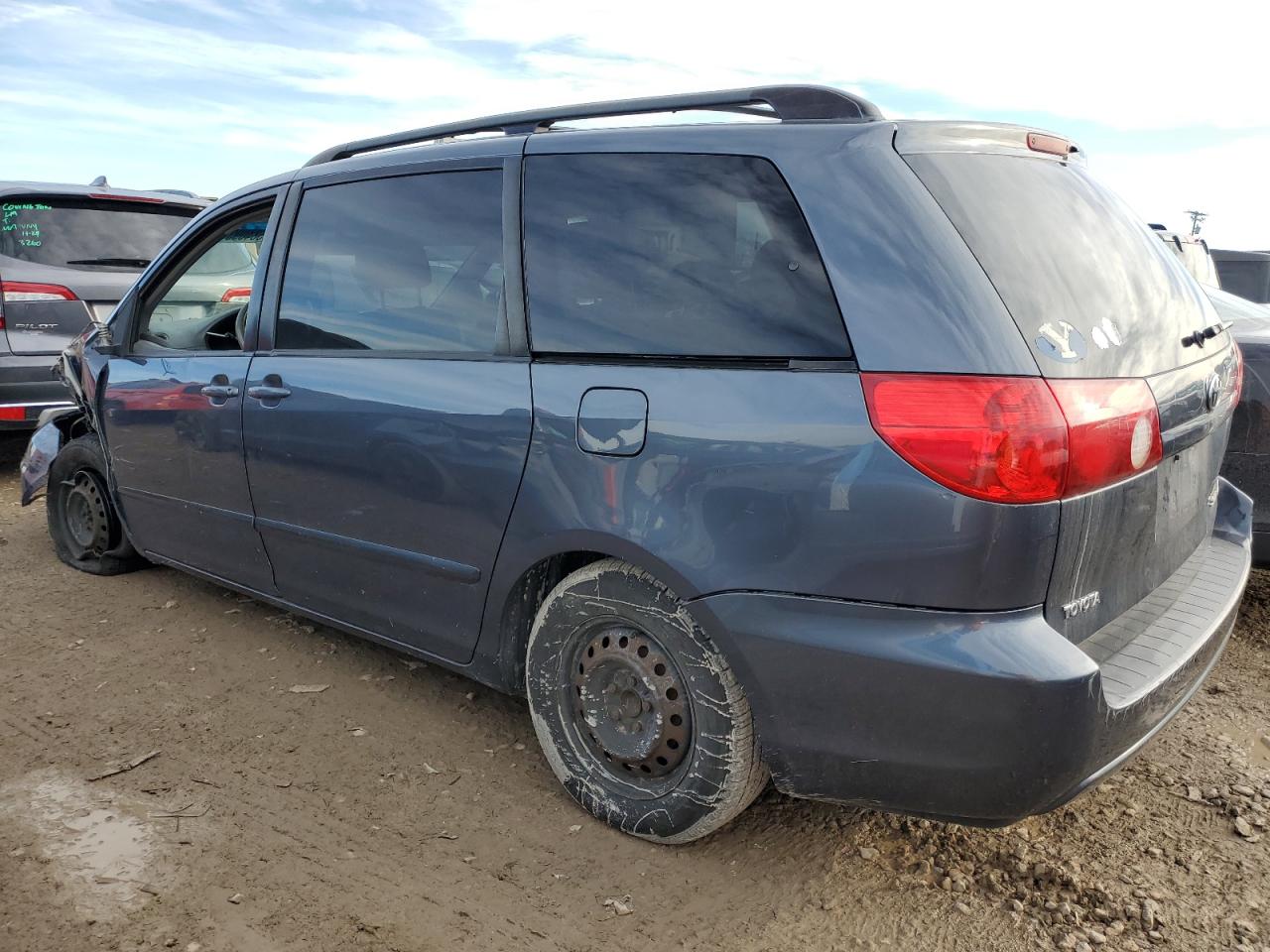 Image 2 of 2007 TOYOTA SIENNA CE 2007 with VIN 5TDZK23CX7S069630