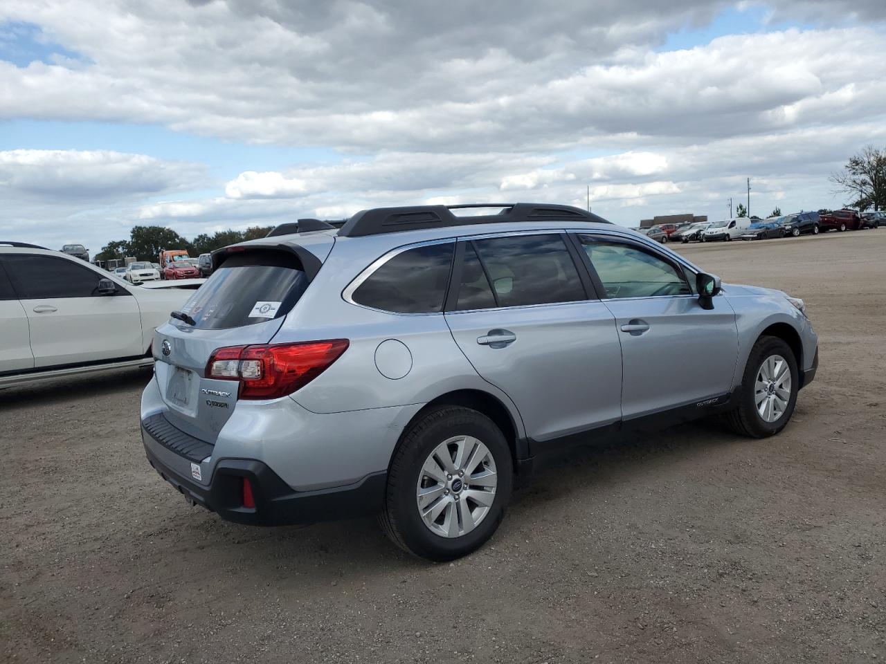 Image 3 of 2019 SUBARU OUTBACK 2.5I PREMIUM 2019 with VIN 4S4BSAFC2K3262559