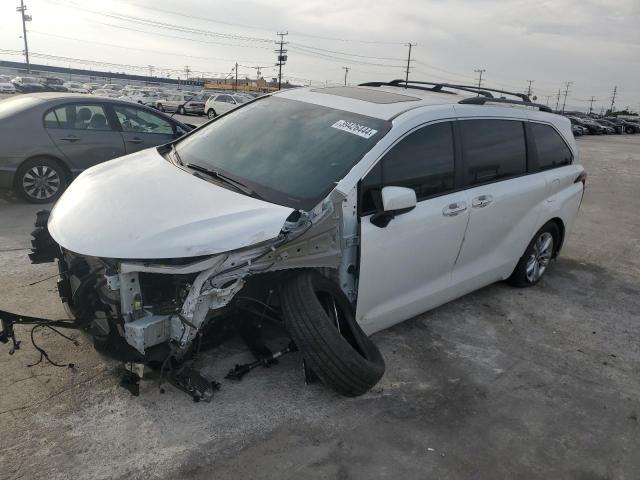 Image 1 of 2022 TOYOTA SIENNA XLE 2022 with VIN 5TDJSKFC5NS048853