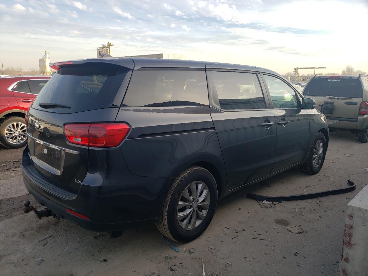 Изображение 3 2020 KIA SEDONA LX 2020 с VIN KNDMB5C17L6605857