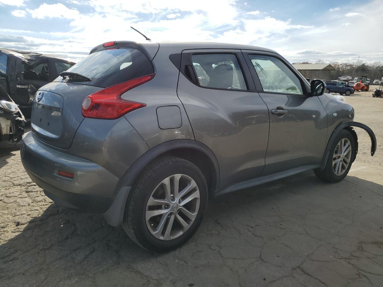 Изображение 3 2011 NISSAN JUKE S 2011 с VIN JN8AF5MR7BT006621