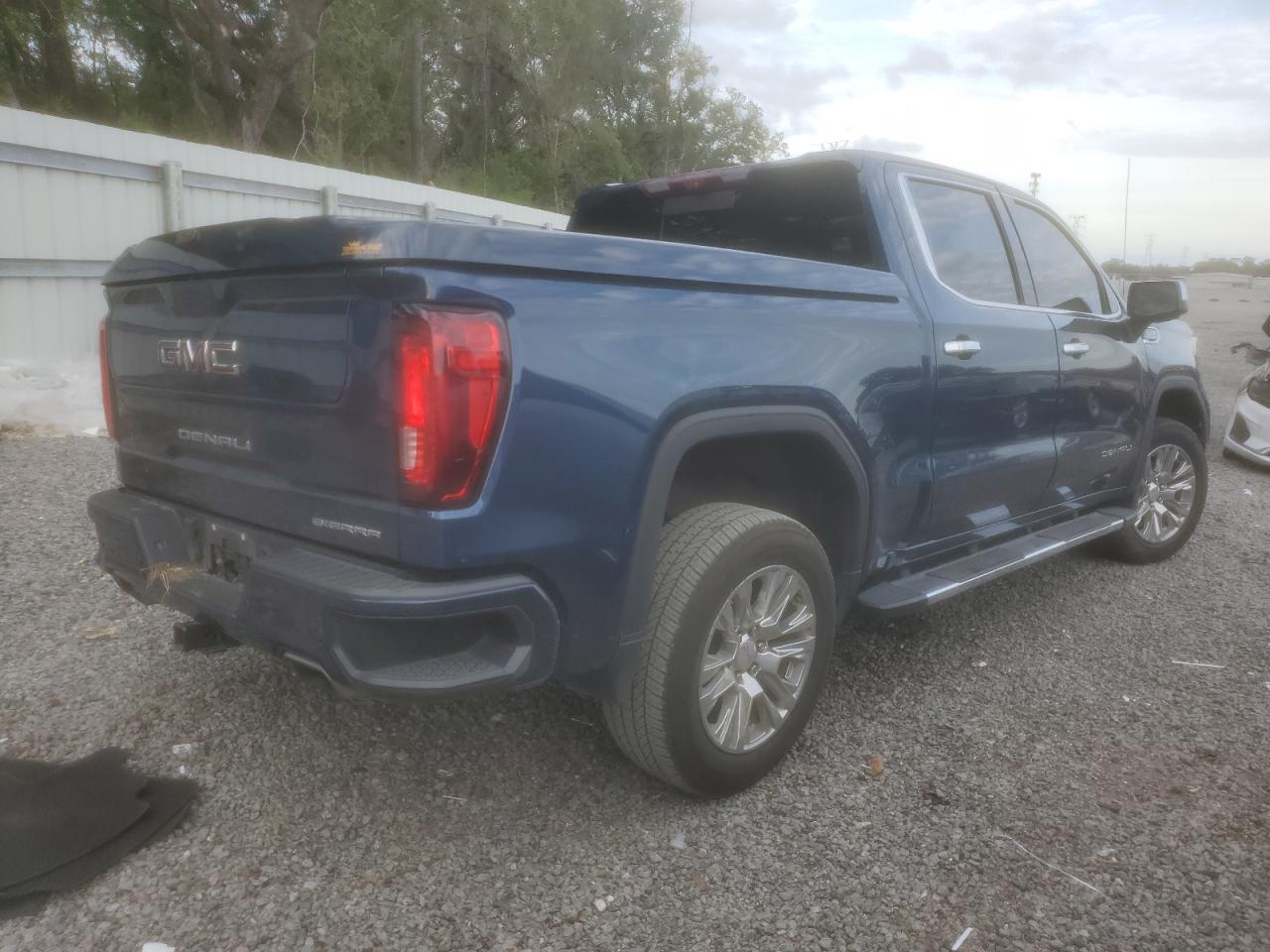 Obraz 3 z 2021 GMC SIERRA K1500 DENALI 2021 z VIN 3GTU9FED5MG374188