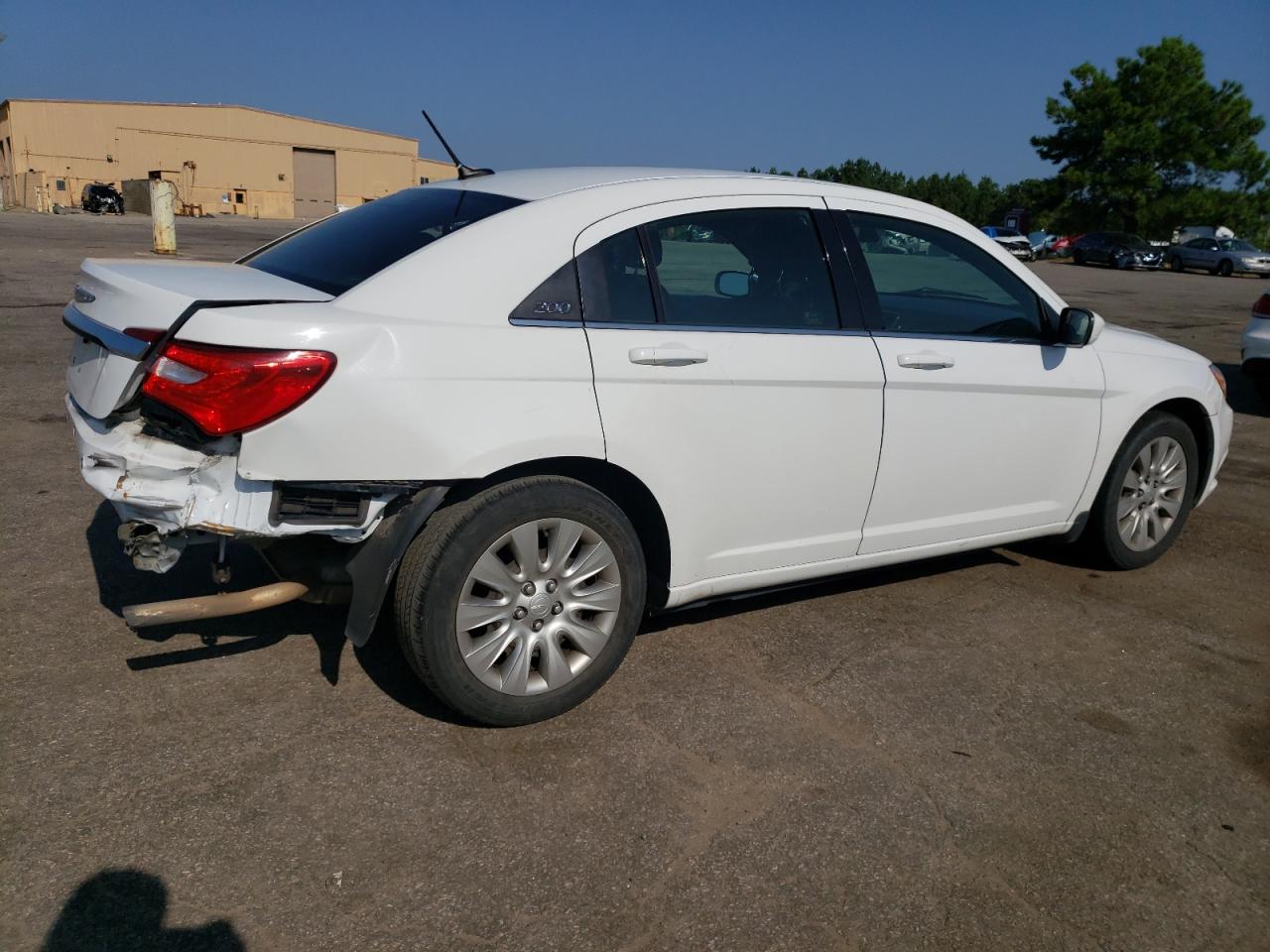 Изображение 3 2014 CHRYSLER 200 LX 2014 с VIN 1C3CCBAB9EN143365