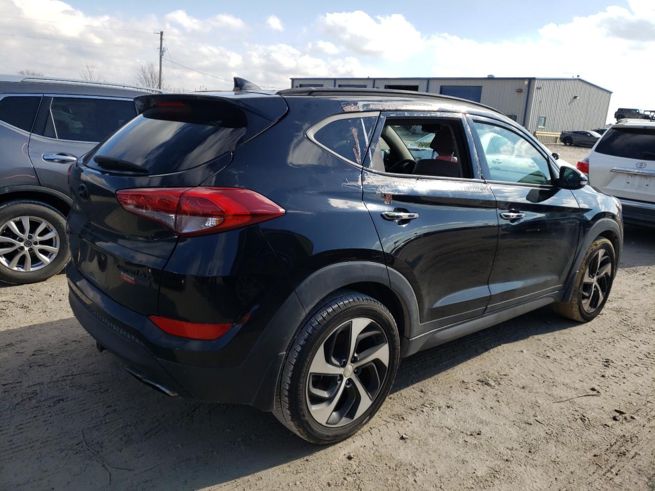 Obraz 3 z 2016 HYUNDAI TUCSON LIMITED 2016 z VIN KM8J3CA26GU052082