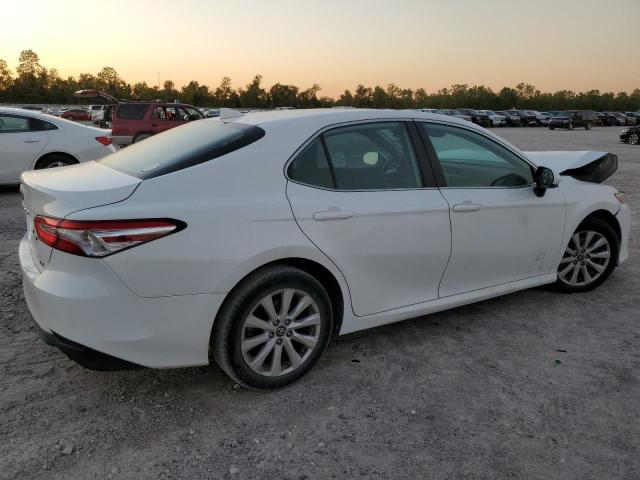 Obraz 3 z 2020 TOYOTA CAMRY LE 2020 z VIN 4T1C11AK2LU861012