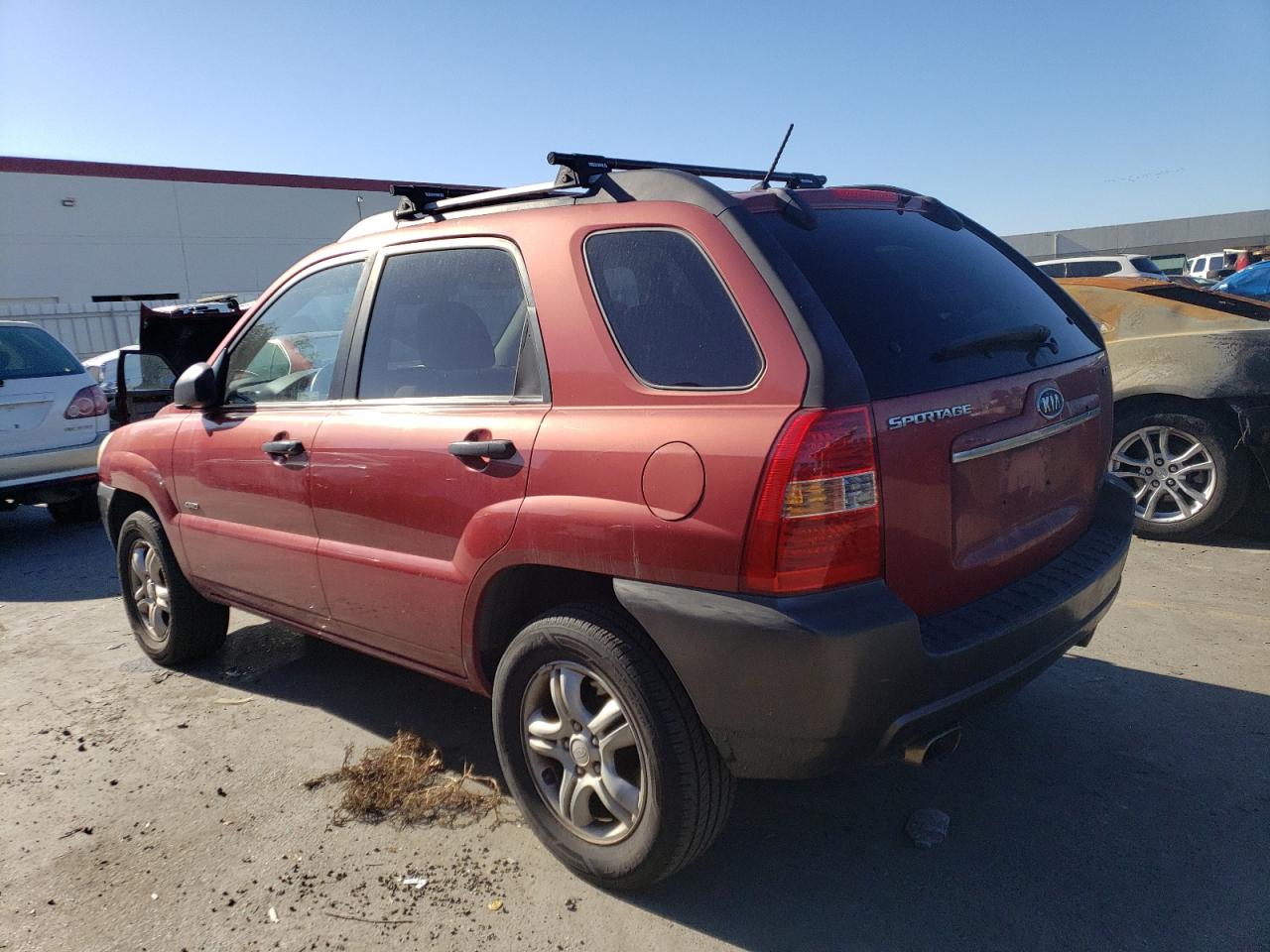 Image 2 of 2008 KIA SPORTAGE EX 2008 with VIN KNDJE723187463080