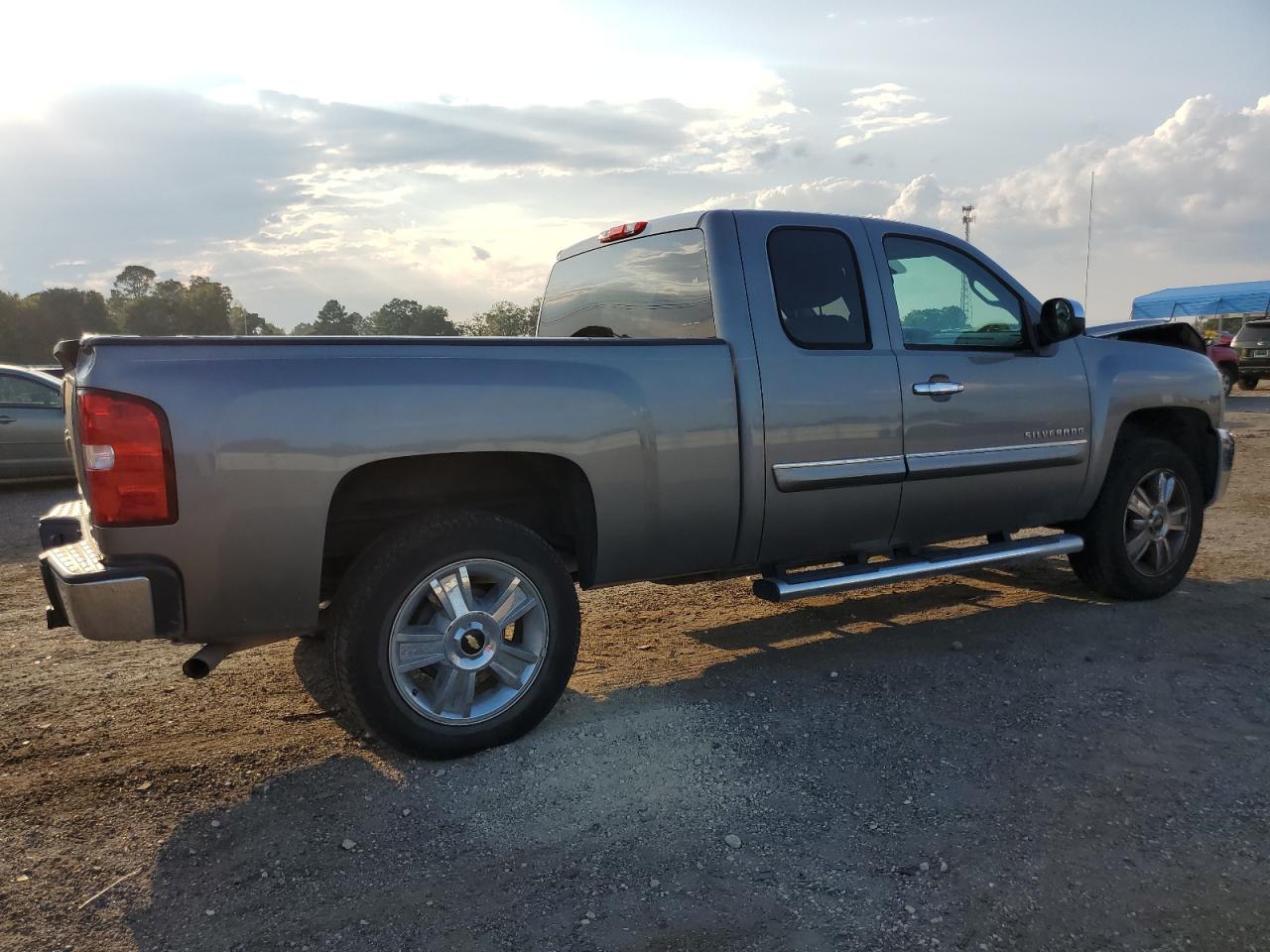 Obraz 3 z 2013 CHEVROLET SILVERADO C1500 LT 2013 z VIN 1GCRCSE05DZ113043