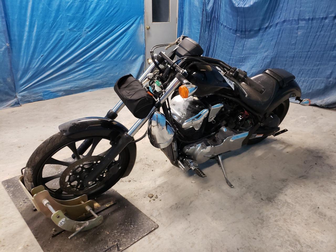 Image 2 of 2014 HONDA VT1300 CX 2014 with VIN JH2SC61N2EK200541