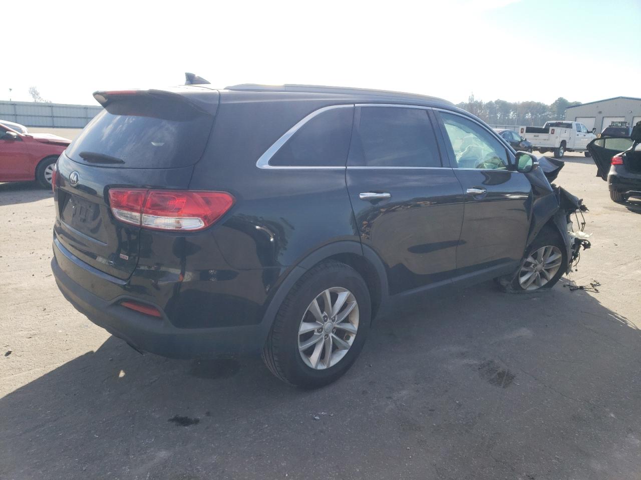 Изображение 3 2016 KIA SORENTO LX 2016 с VIN 5XYPG4A38GG058887