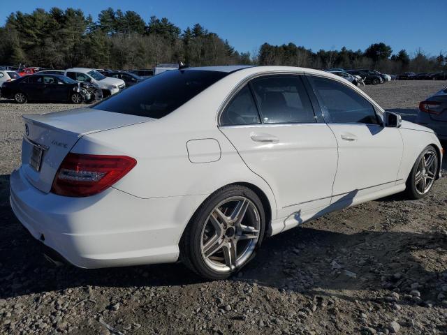 Obraz 3 z 2013 MERCEDES-BENZ C 300 4MATIC 2013 z VIN WDDGF8AB4DR244303