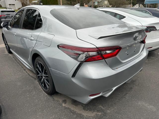 Obraz 3 z 2021 TOYOTA CAMRY SE 2021 z VIN 4T1G11AK5MU535711