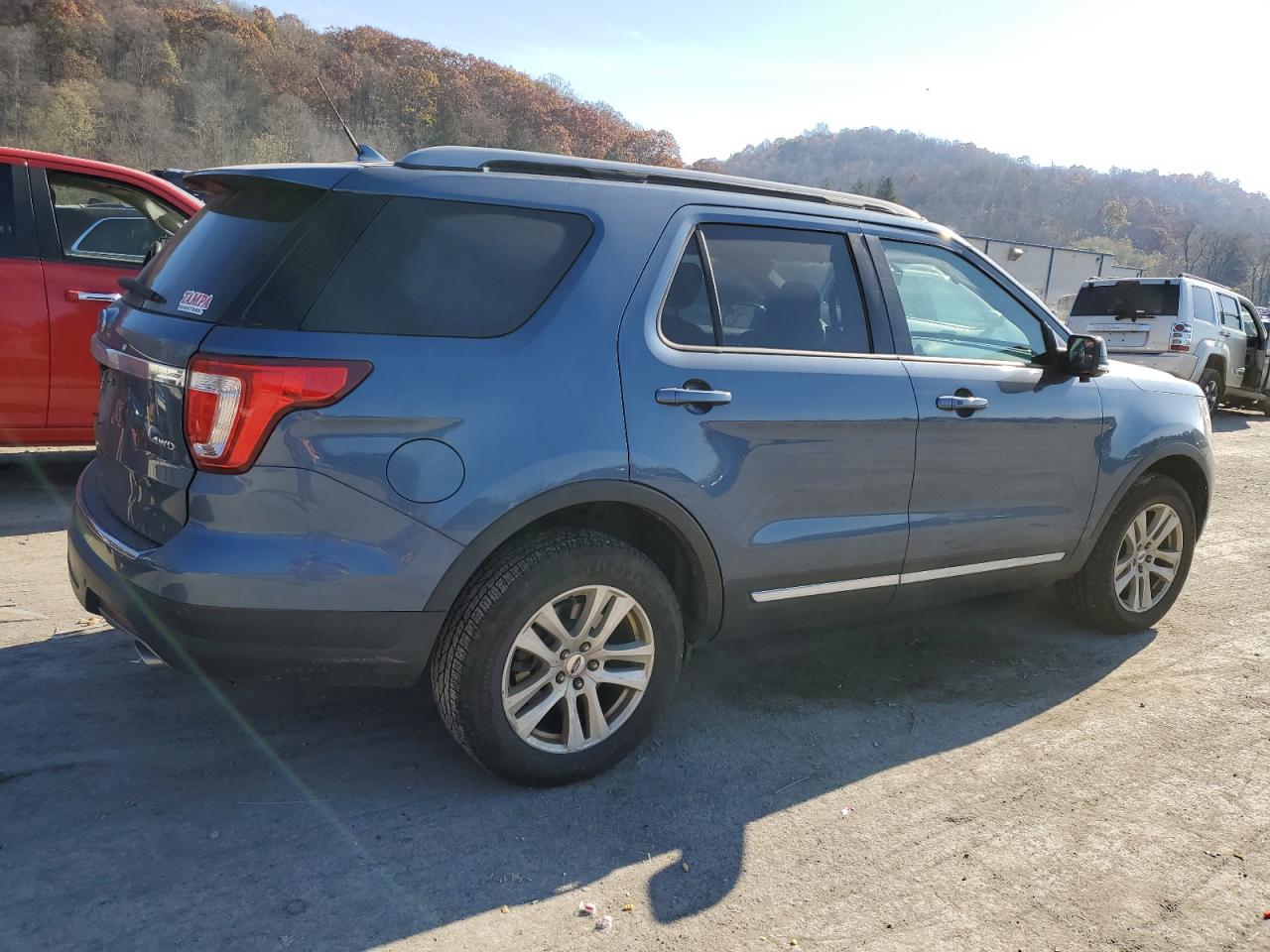 Image 3 of 2018 FORD EXPLORER XLT 2018 with VIN 1FM5K8D8XJGC90069