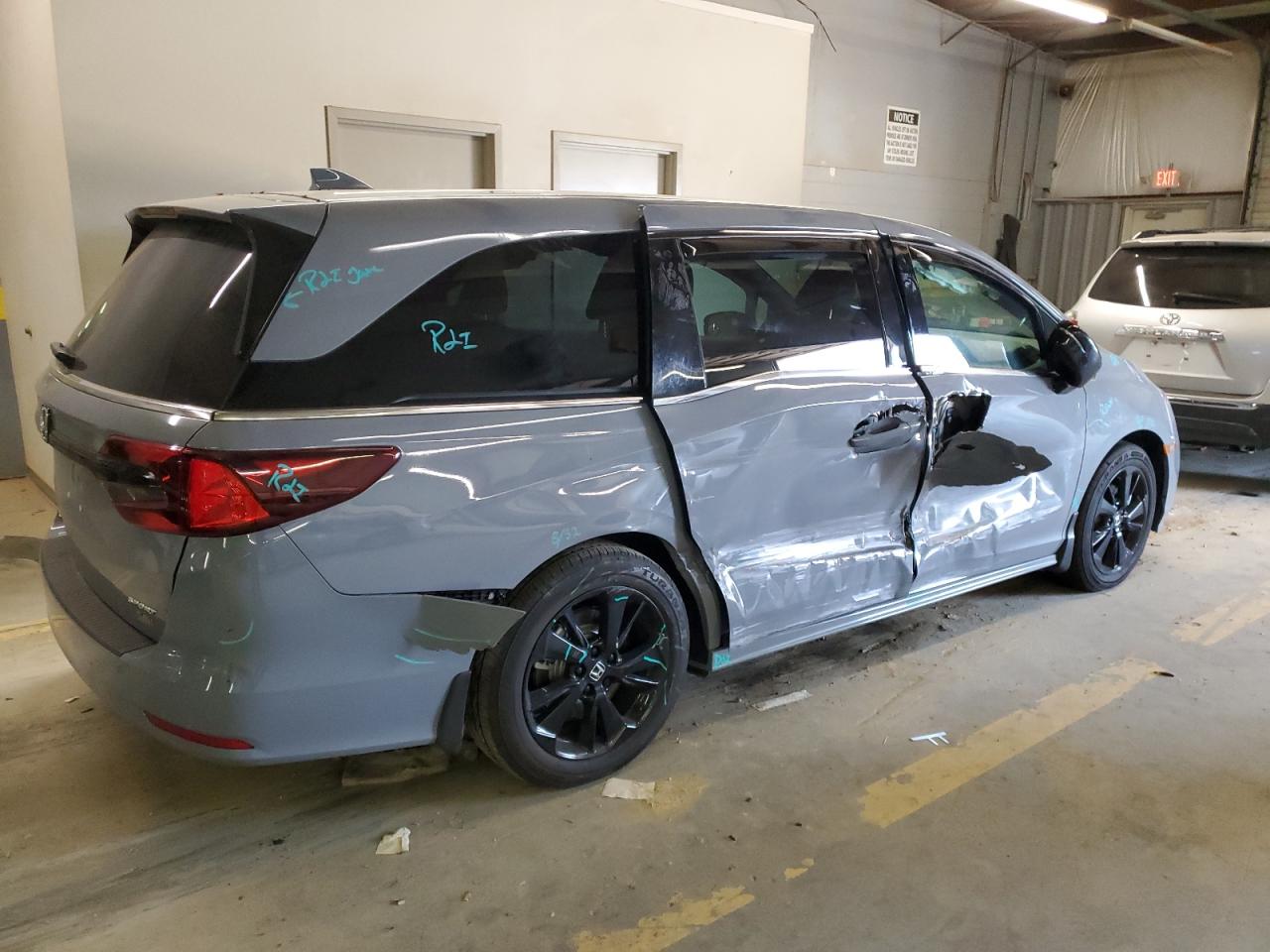 Изображение 3 2023 HONDA ODYSSEY SPORT-L 2023 с VIN 5FNRL6H73PB011332