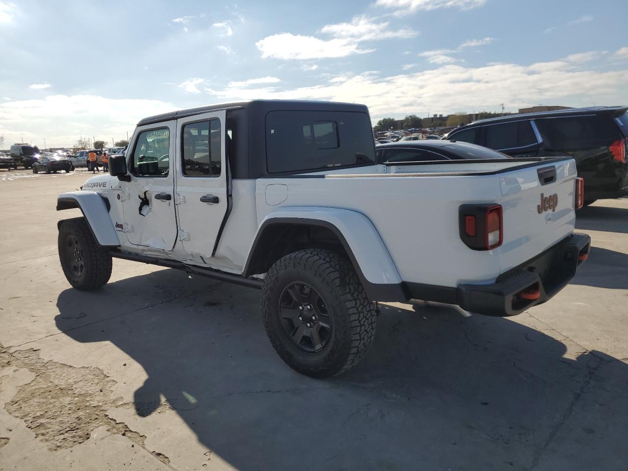 Obraz 2 z Jeep Gladiator Mojave 2023 z VIN 1C6JJTEG0PL569519