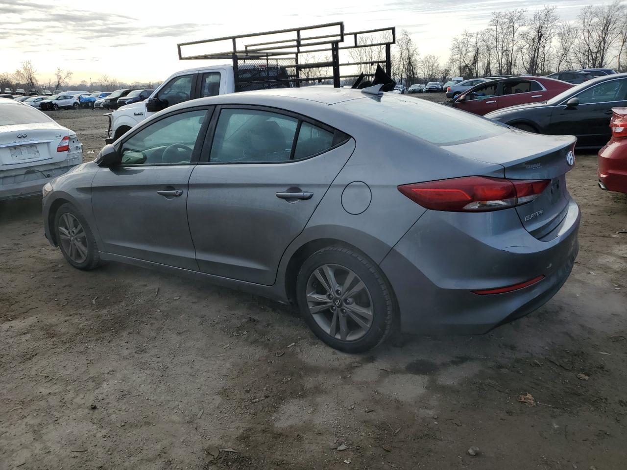 Изображение 2 2018 HYUNDAI ELANTRA SEL 2018 с VIN 5NPD84LF5JH304432