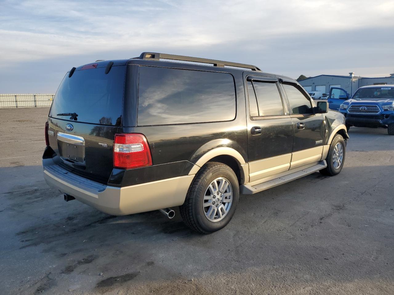 Image 3 of 2007 FORD EXPEDITION EL EDDIE BAUER 2007 with VIN 1FMFK17517LA14571