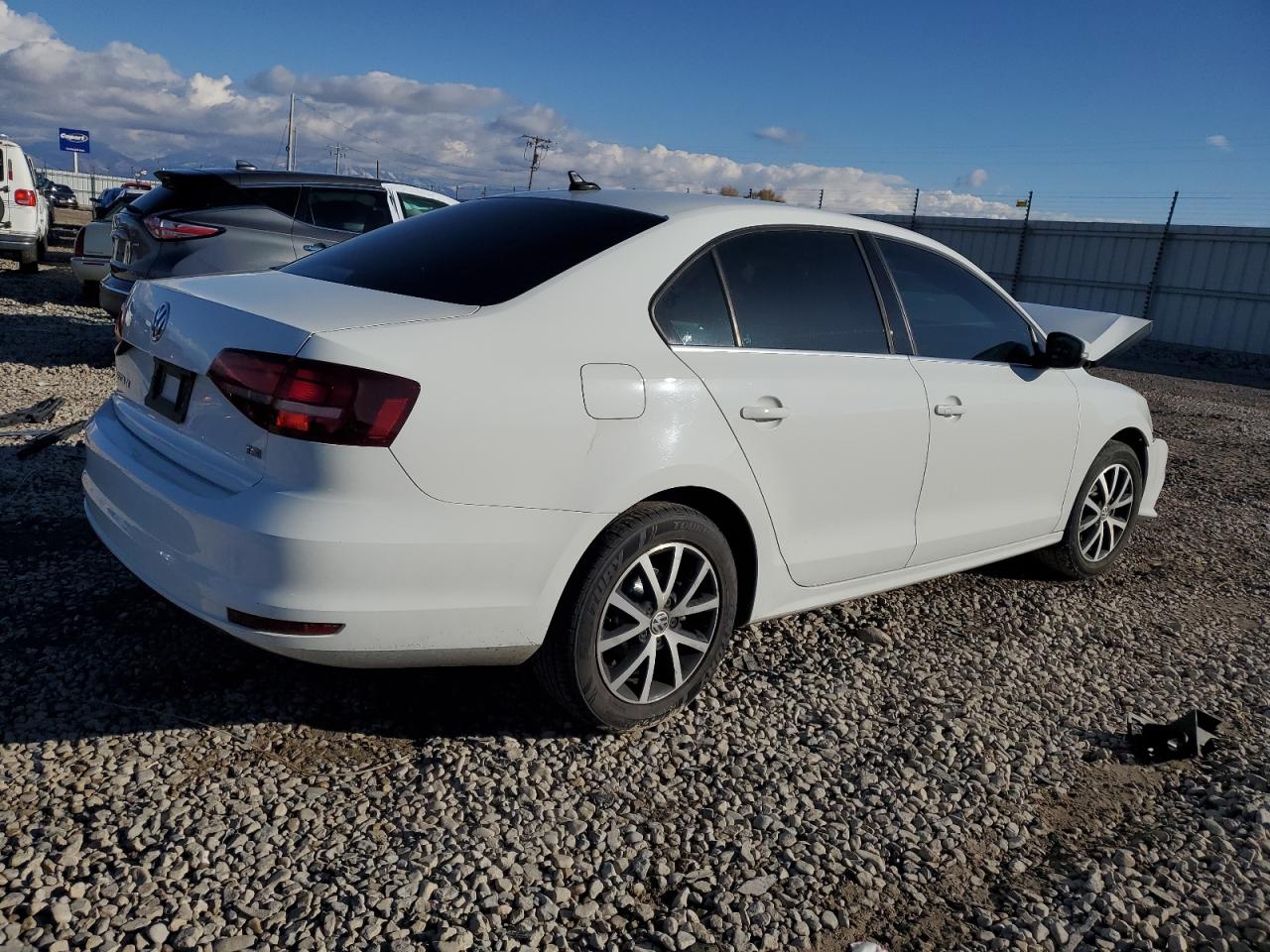 Obraz 3 z 2017 VOLKSWAGEN JETTA SE 2017 z VIN 3VWB67AJ7HM332207