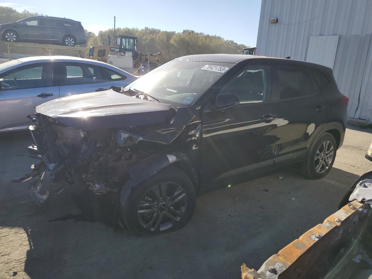 Изображение 1 2021 KIA SELTOS LX 2021 с VIN KNDEPCAA7M7186093