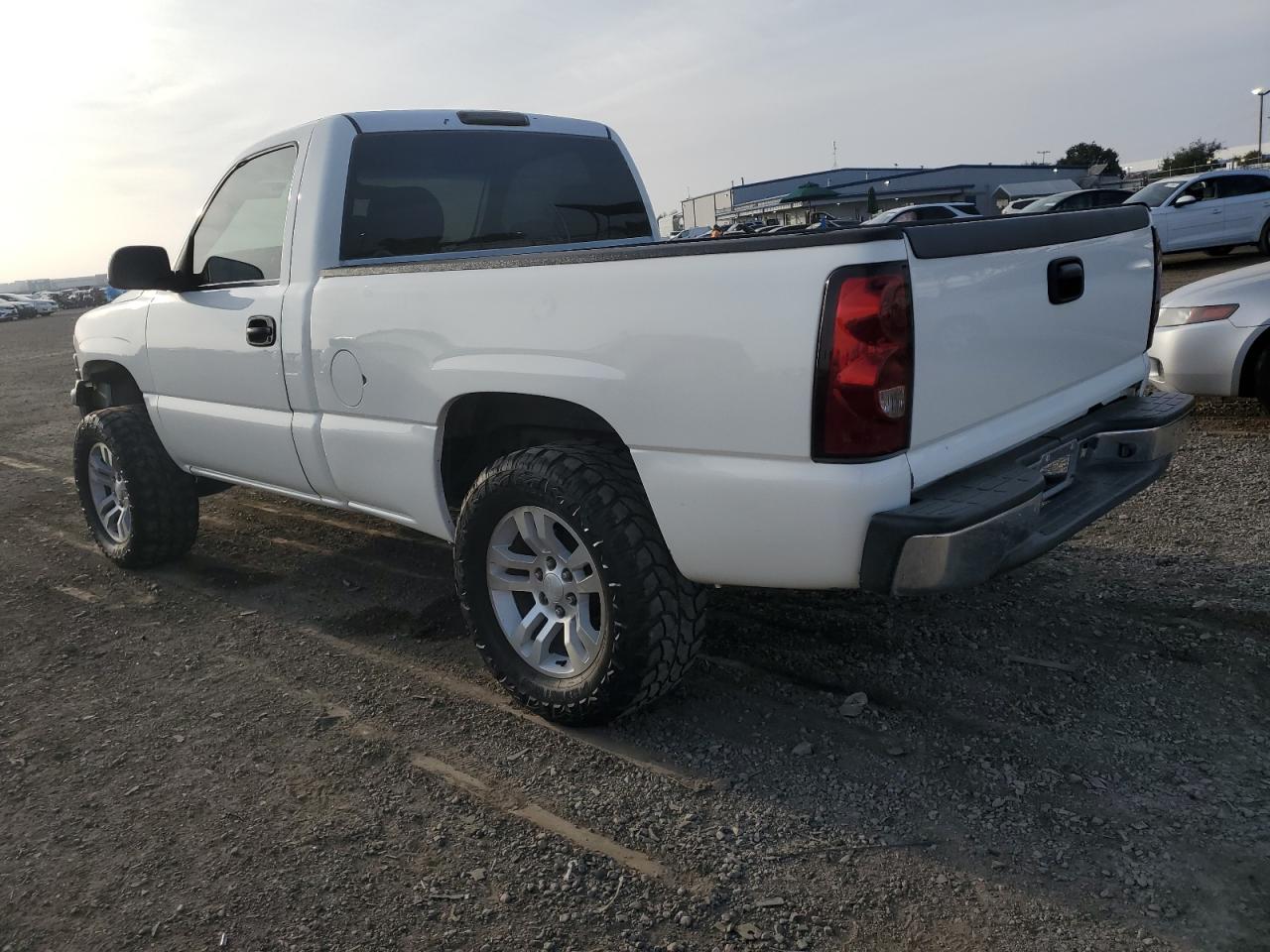 Image 2 of 1999 GMC NEW SIERRA C1500 1999 with VIN 1GTEC14V1XE851455