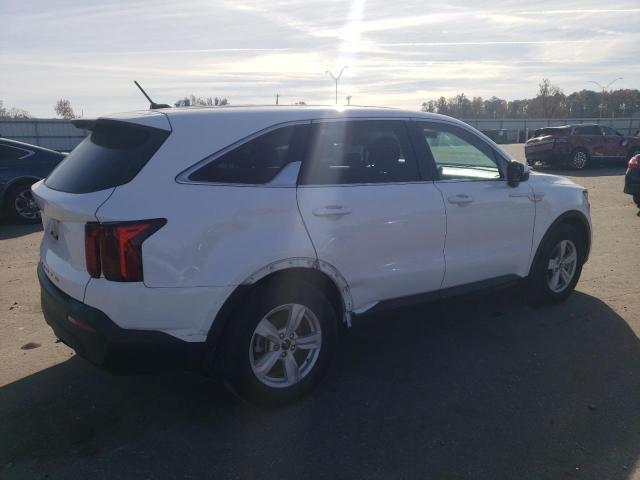 Image 3 of 2022 KIA SORENTO LX 2022 with VIN 5XYRG4LC4NG111765