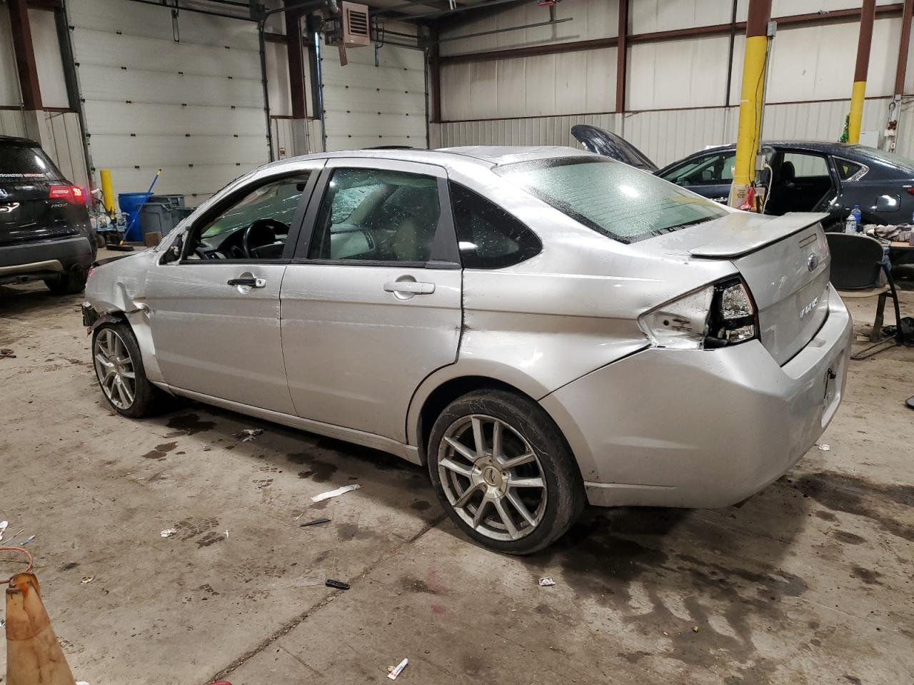 Image 2 of 2010 FORD FOCUS SES 2010 with VIN 1FAHP3GN8AW118187