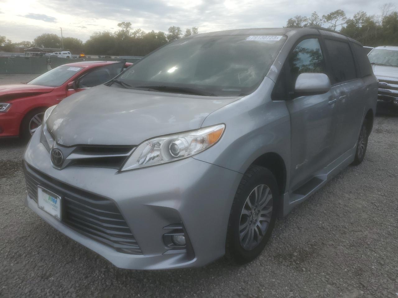Изображение 2018 TOYOTA SIENNA XLE 2018