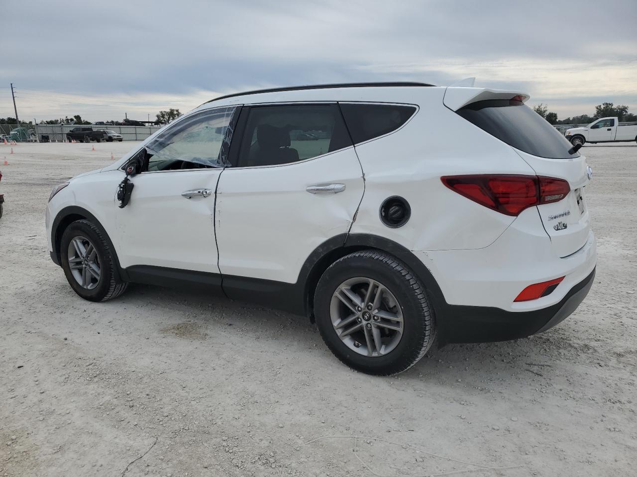 Изображение 2 2018 HYUNDAI SANTA FE SPORT  2018 с VIN 5NMZU3LB7JH052477