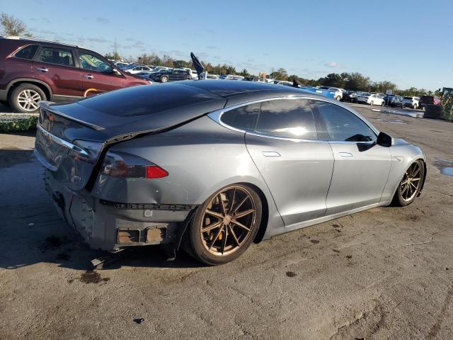 Изображение 3 2013 Tesla MODEL S 2013 с VIN 5YJSA1DP7DFP27601