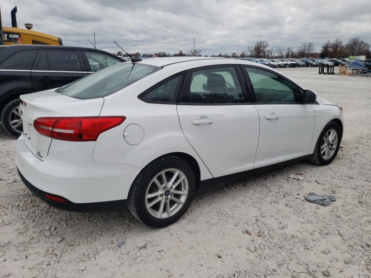 Изображение 3 2016 FORD FOCUS SE 2016 с VIN 1FADP3F22GL372378