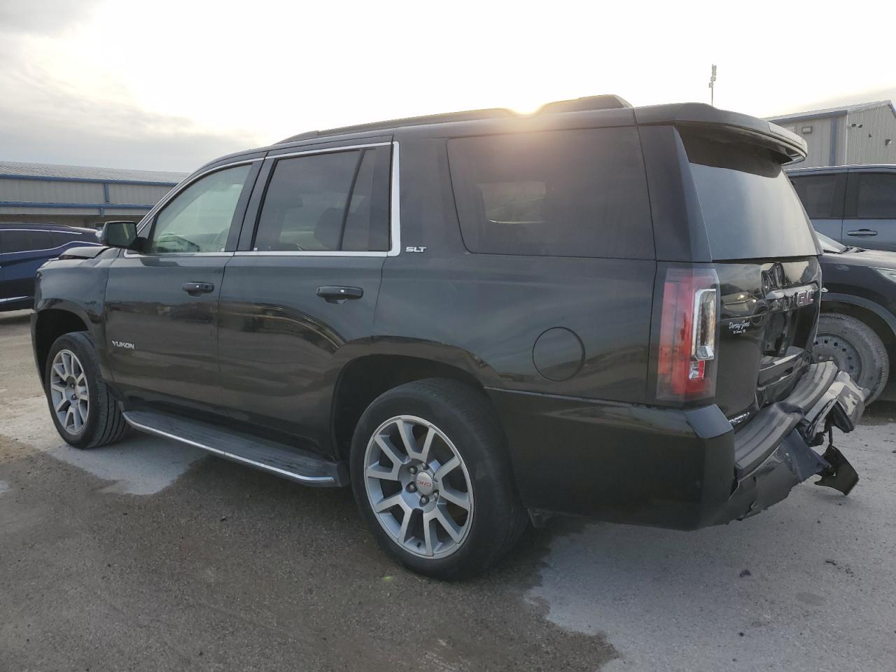 Изображение 2 2020 GMC YUKON SLT 2020 с VIN 1GKS1BKC2LR248327